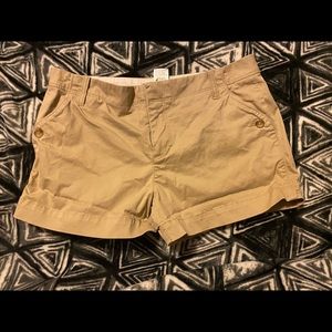 Old Navy Women’s Khaki shorts